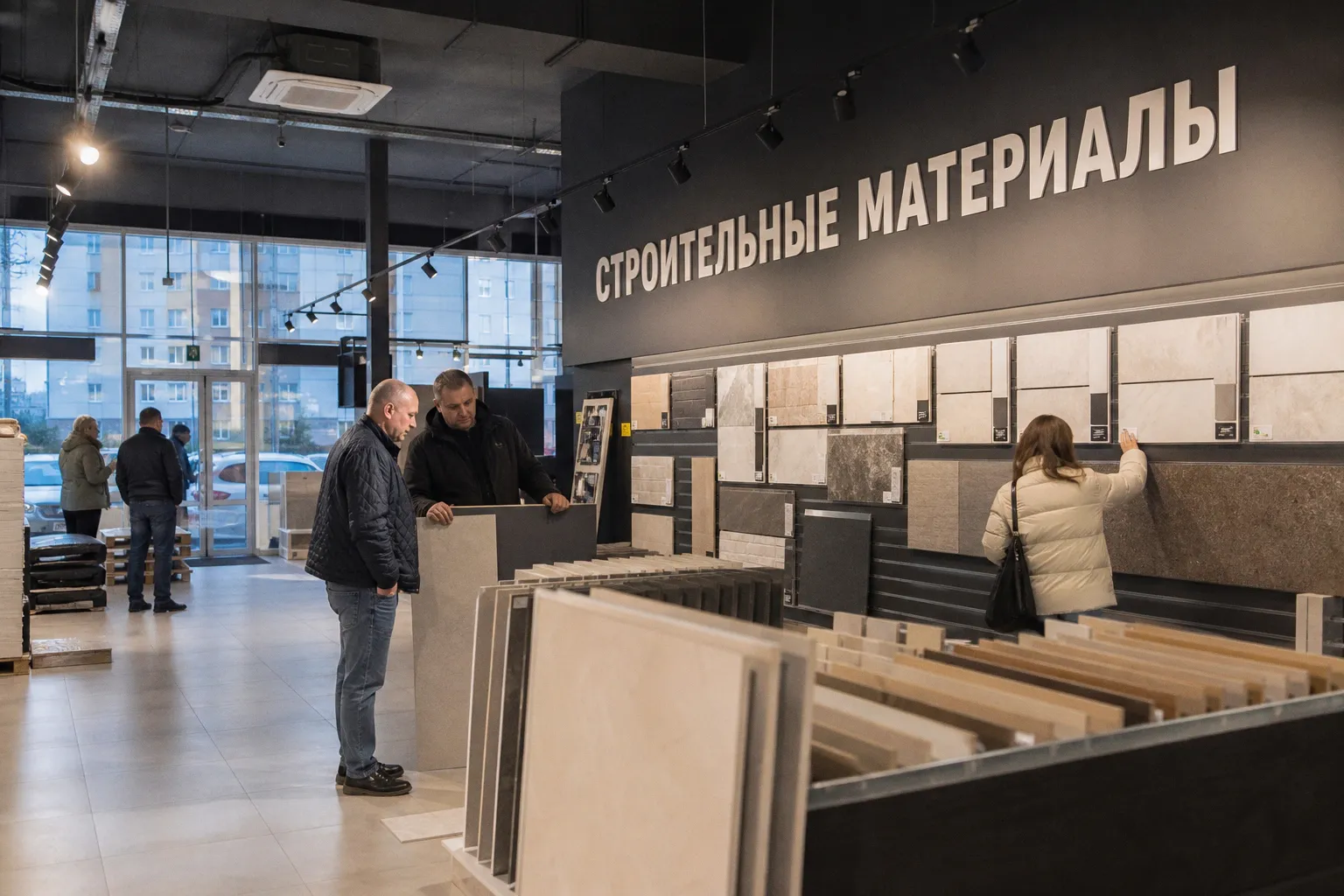 Анализ рынка стройматериалов: отчет Великобритании за июль 2026 года и новые российские продукты
