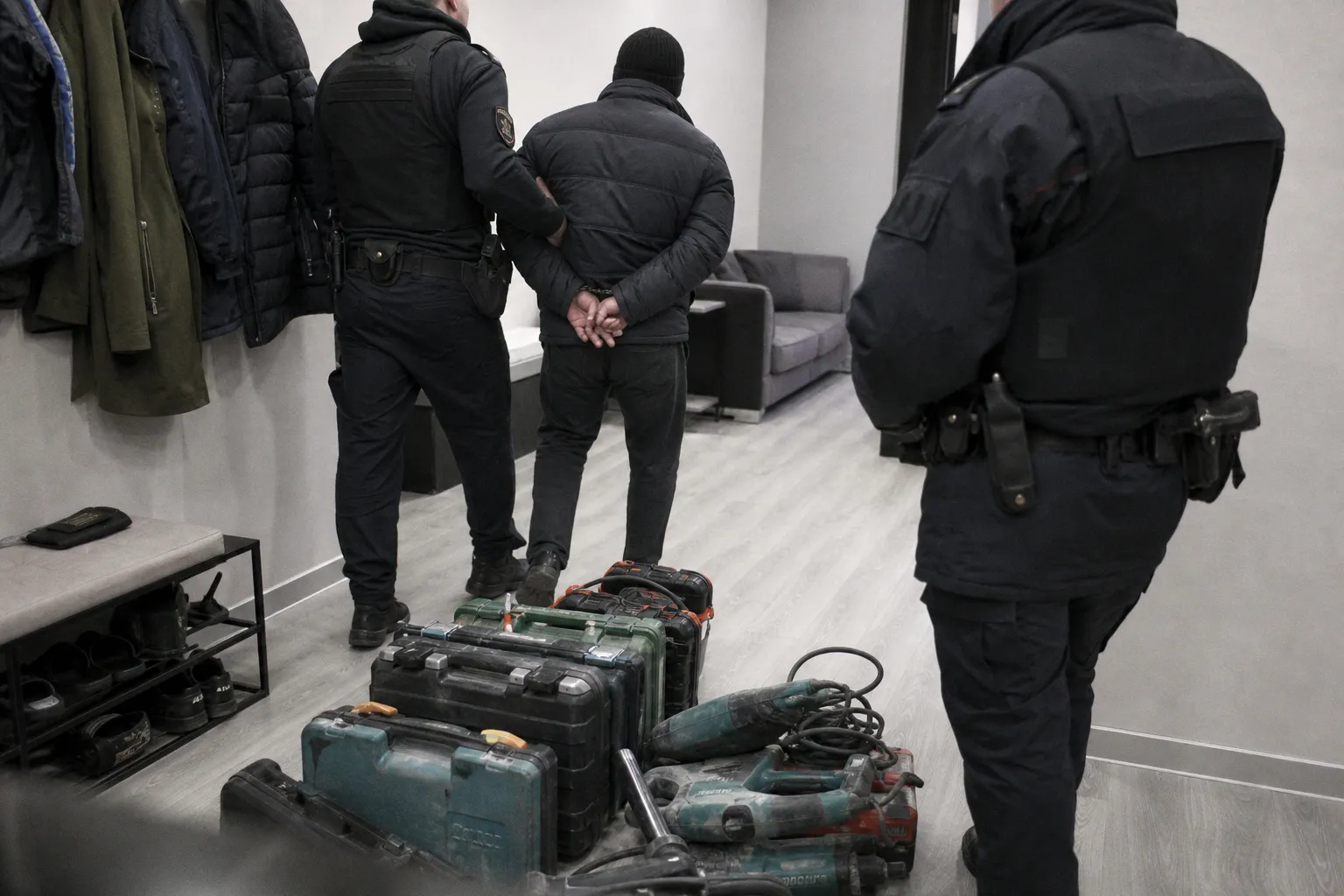 Рецидивиста задержали по делу о краже строительных инструментов